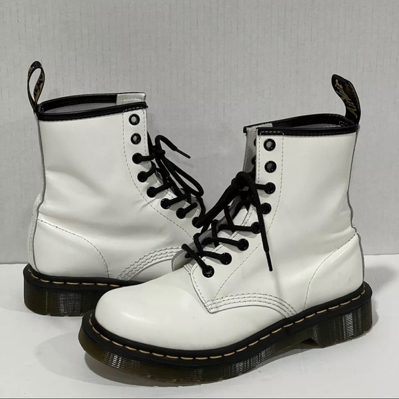 DR. MARTENS 1460 (11821) SMOOTH LEATHER LACE UP BOOTS WHITE SIZE - 6 .US/37 .EU - Picture 3 of 12